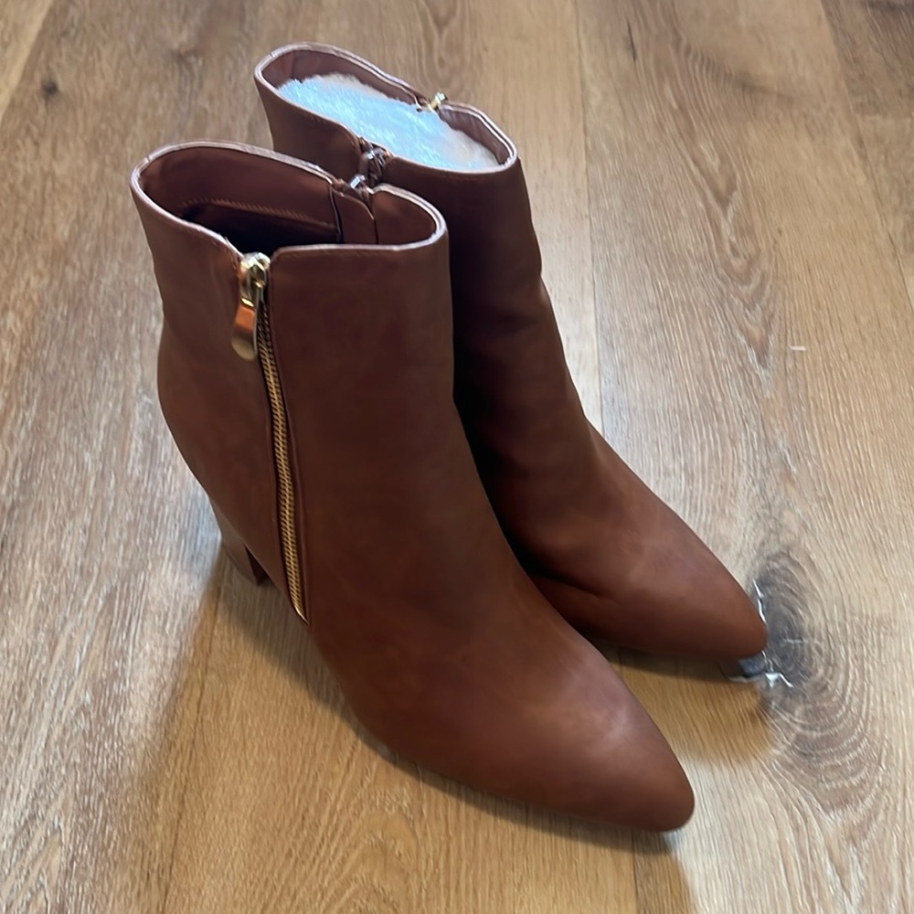 LULUS MISBEHAVE NEW Dark Brown  ANKLE BOOTIES 7.5